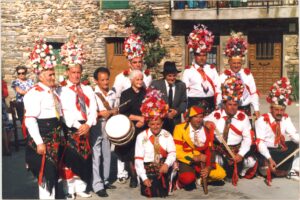 Cándido e Ignacia con los danzantes, en la celebración del centenario Cándido e Ignacia con los danzantes, en la celebración del centenario